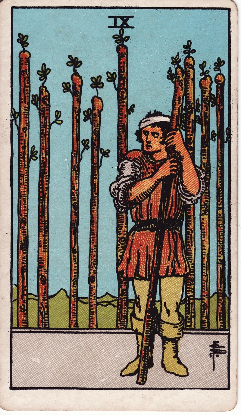 Hình lá bài Chín Gậy (Nine of Wands) — Ẩn phụ · chất Gậy